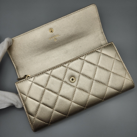 CHANEL Authentic Gold Flap Wallet/Clutch - Picture 4 of 16